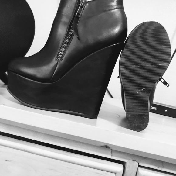 Botines - Picture 2 of 2